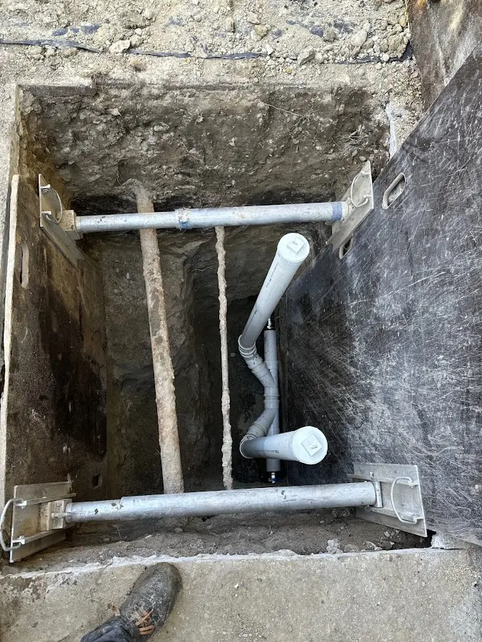 Experienced plumber completing Drain Cleaning work in Rohnert Park